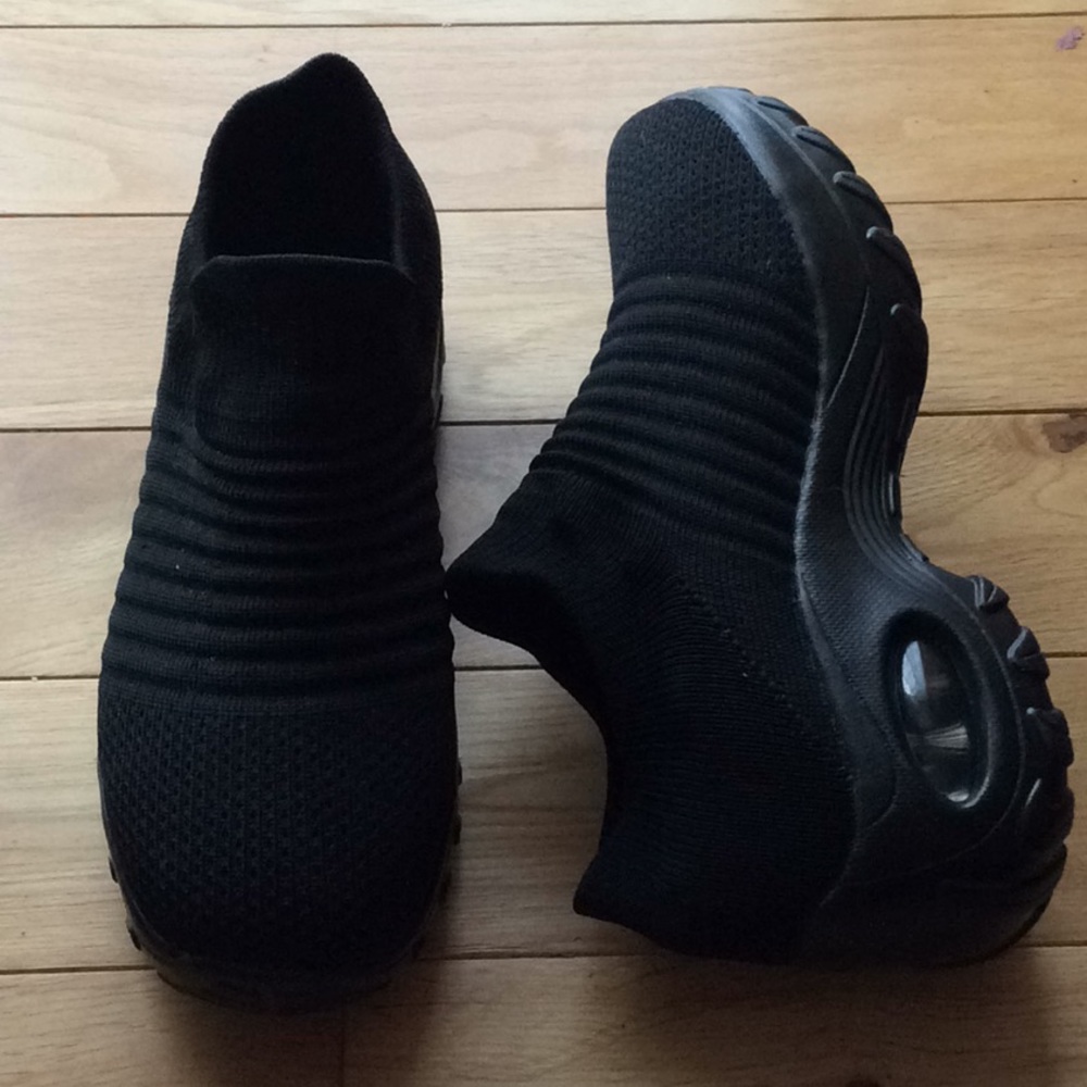 Black slip on shoes 7,light weight,flexible
